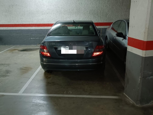 Propiedad gestionada por HOLA! Spain - Parking en Can Clota (Esplugues de Llobregat)