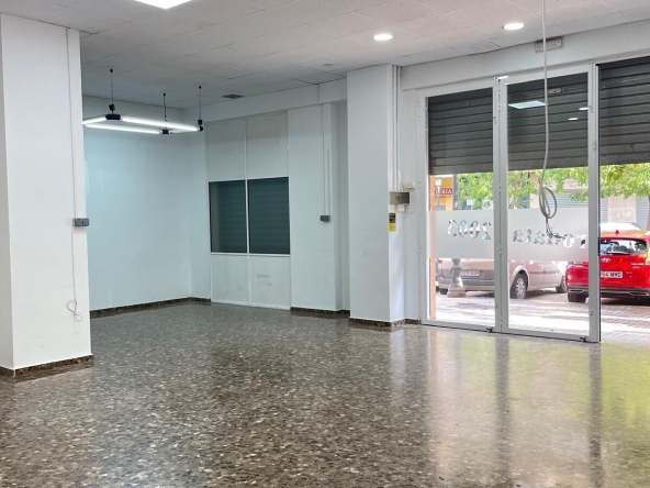 Propiedad gestionada por HOLA! Spain - Local comercial en Malilla (Valencia)