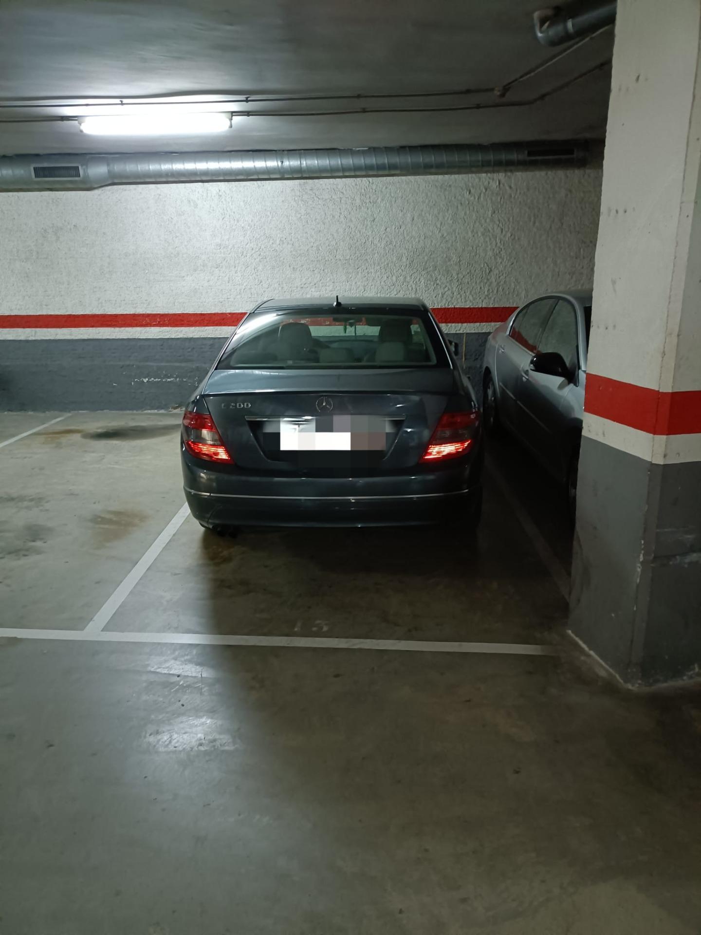 Propiedad gestionada por HOLA! Spain - Parking en Can Clota (Esplugues de Llobregat)