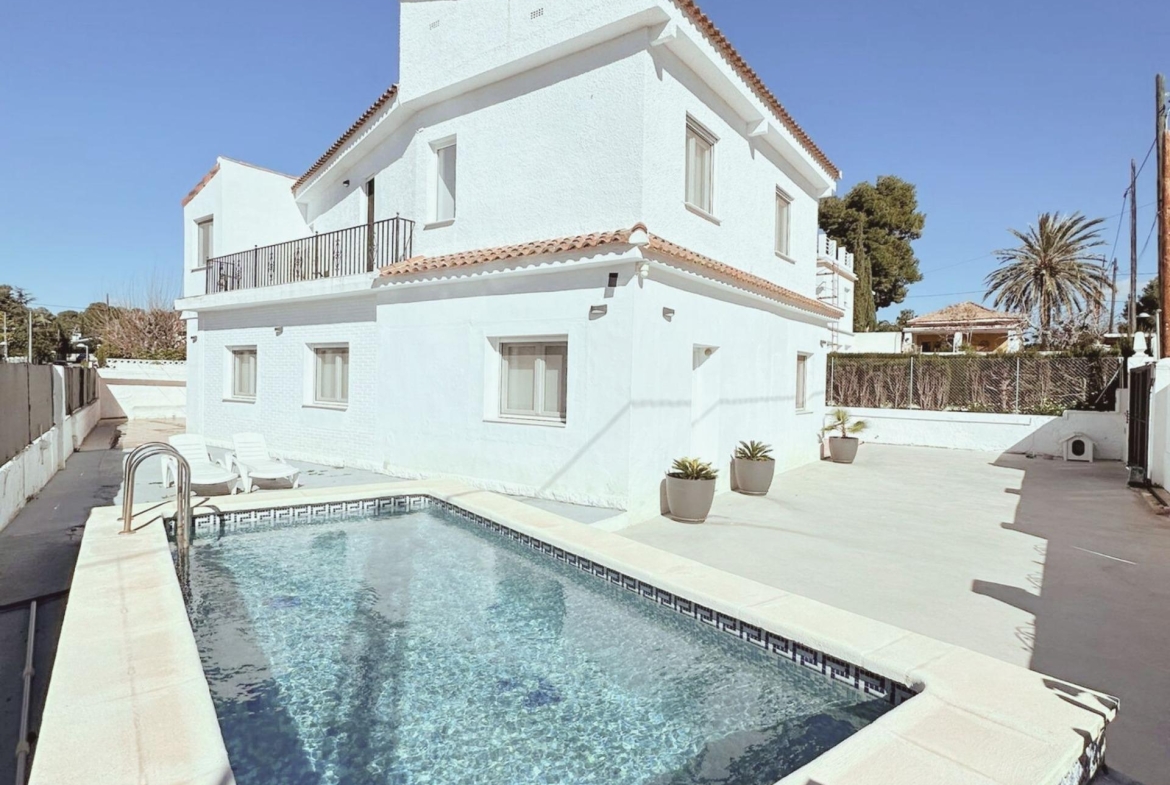 Propiedad gestionada por HOLA! Spain - Casa en La Cañada (Paterna)