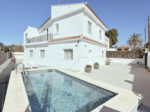 Propiedad gestionada por HOLA! Spain - Casa en La Cañada (Paterna)